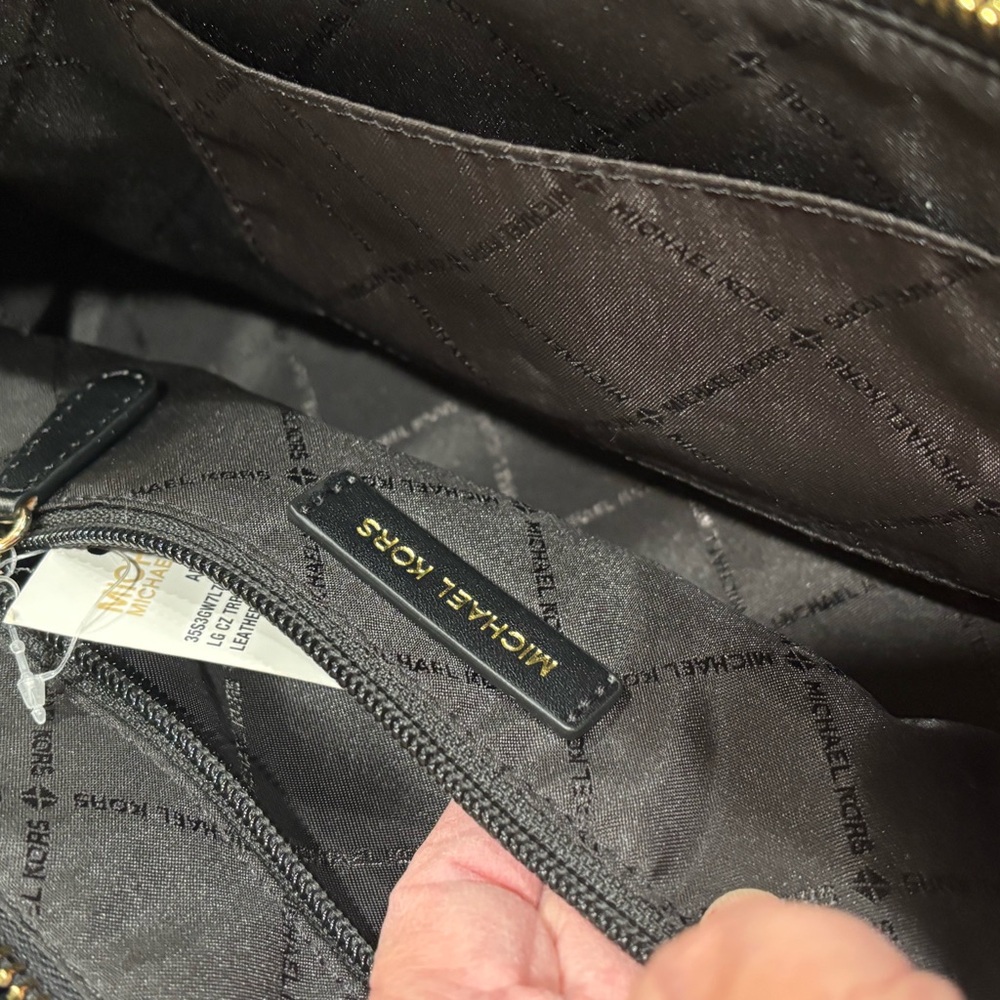 Michael Kors Black ARLO Pebbled Leather Hobo Bag with Gold Details NWT & DustBag - Picture 10 of 13